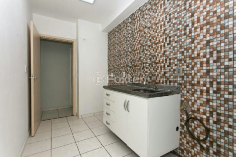 Image 9 - 1040960