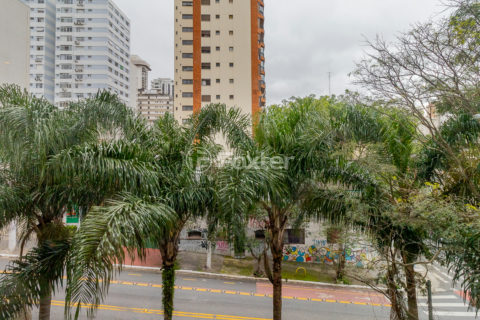 Image 11 - 1040965