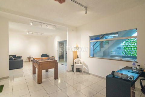 Image 37 - 1040969