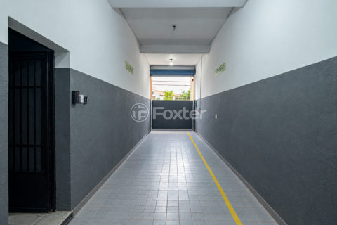 Image 3 - 1040969