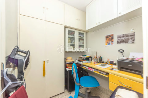 Image 21 - 1040977