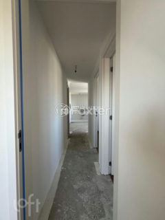 Image 4 - 1041053