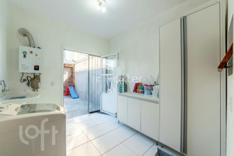 Image 37 - 1041105