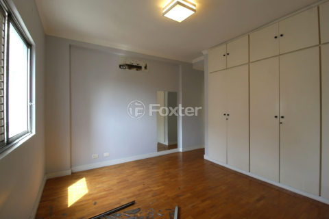 Image 21 - 1041110