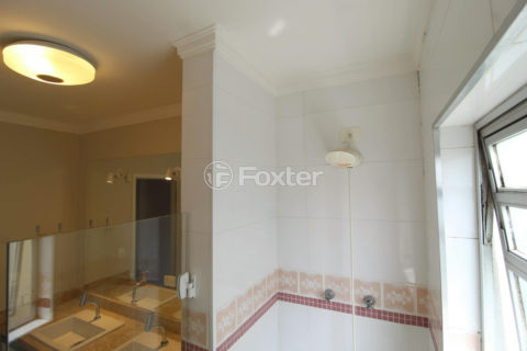 Image 27 - 1041110