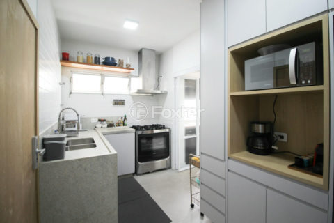 Image 7 - 1041189