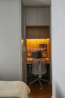 Image 21 - 1041194