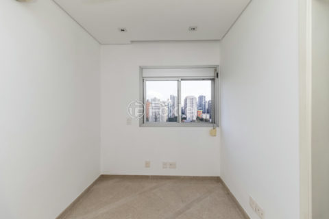 Image 31 - 1041206