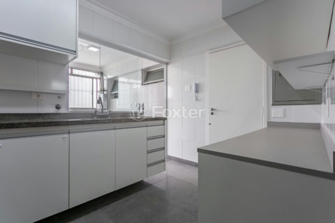 Image 29 - 1041216