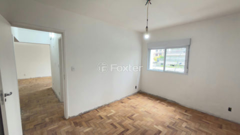 Image 30 - 1041227