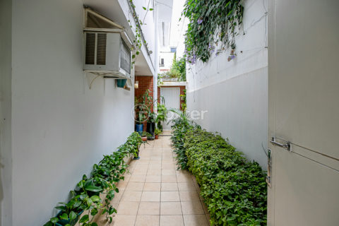 Image 23 - 1041228