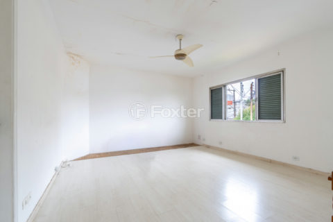 Image 30 - 1041238