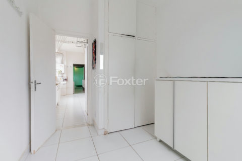 Image 30 - 1041551