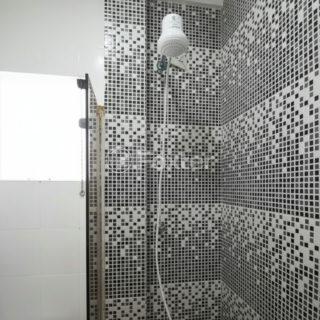 Image 22 - 1041758