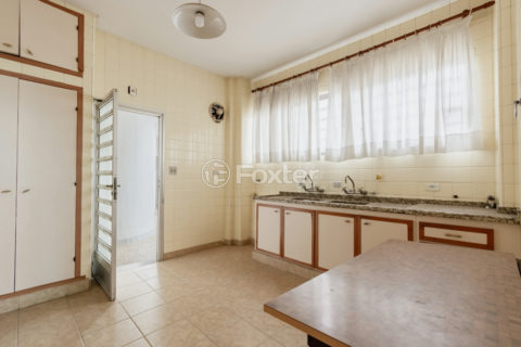 Image 30 - 1041921