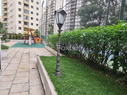 Image 14 - 1041926