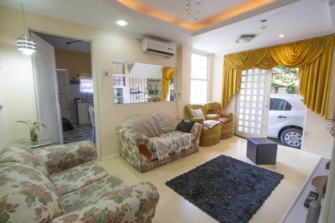 Image 9 - 104229