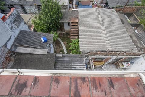 Image 16 - 104229