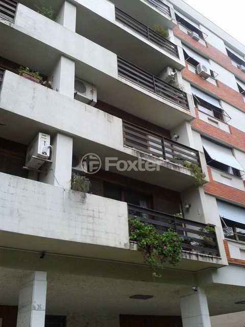 Image 9 - 104702