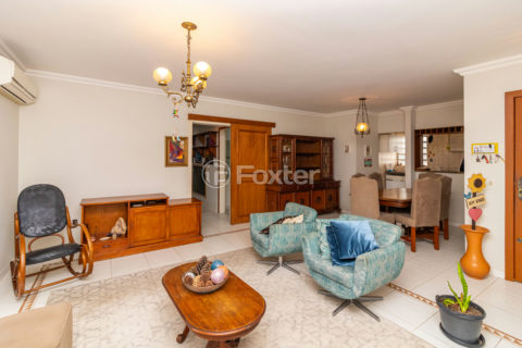 Image 5 - 104702