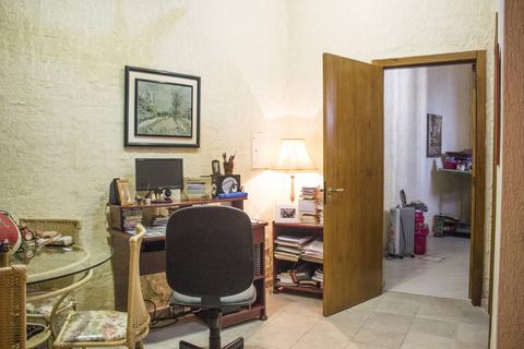 Image 33 - 105639