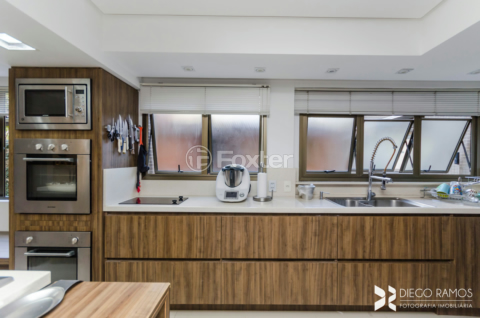 Image 32 - 107073