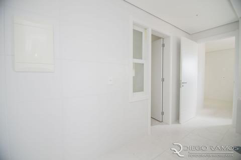 Image 34 - 110530