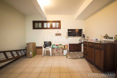Image 33 - 125007