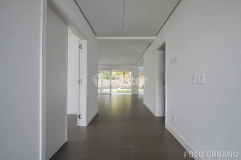 Image 6 - 125800