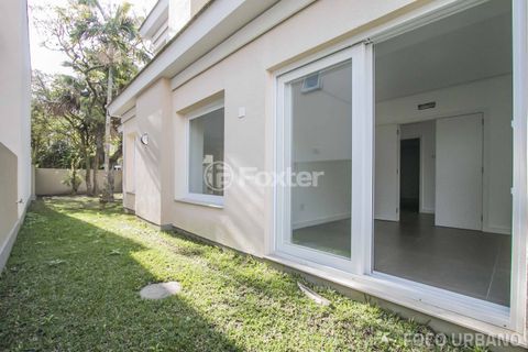 Image 8 - 125800