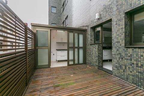 Image 25 - 127217