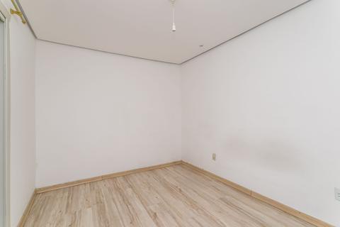Image 3 - 129700