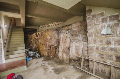 Image 33 - 13069