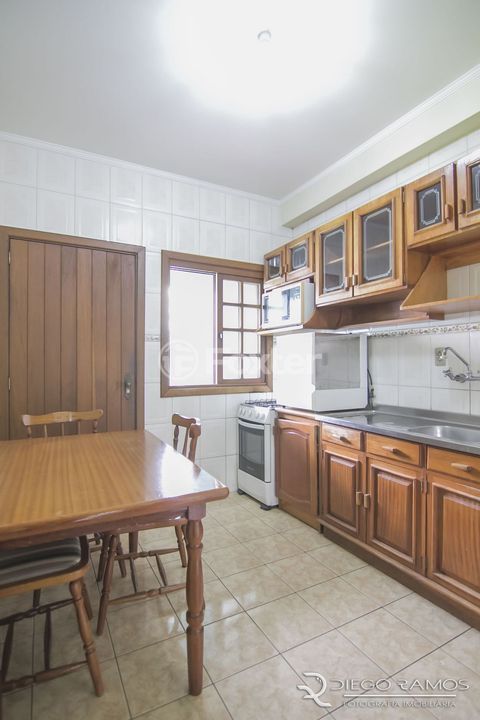 Image 7 - 136746