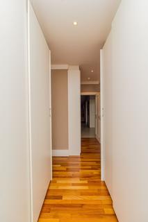 Image 42 - 143847