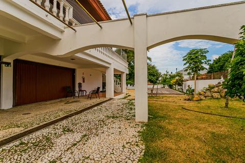 Image 37 - 14557