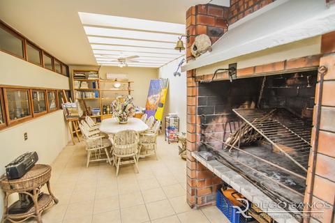 Image 21 - 147564