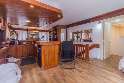 Image 41 - 147977