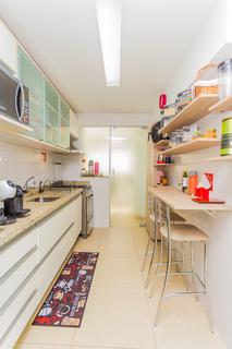 Image 21 - 168300
