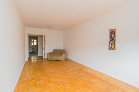 Image 3 - 1758