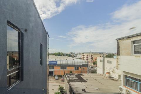 Image 125 - 175894