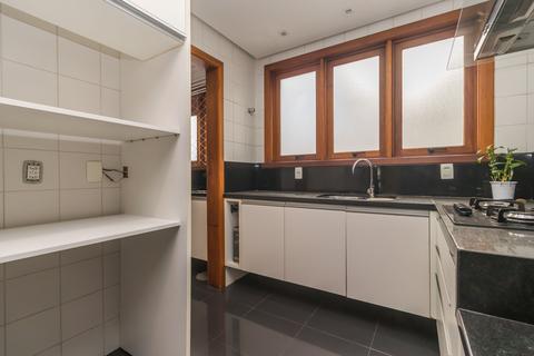 Image 25 - 177026
