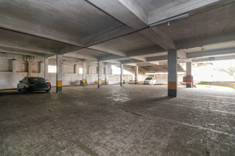 Image 13 - 178990