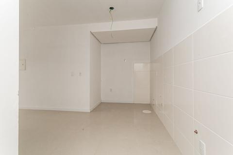 Image 12 - 183001