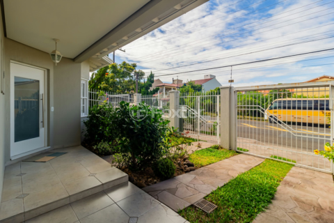 Image 38 - 184040
