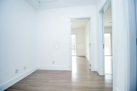 Image 19 - 185566