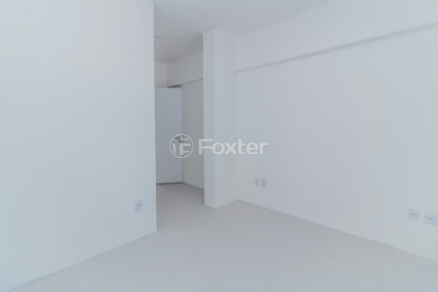 Image 23 - 186200
