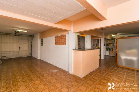 Image 28 - 195052