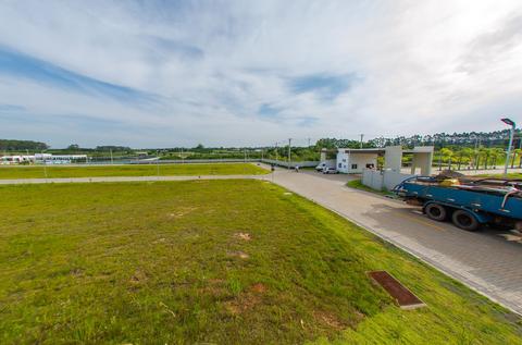 Image 6 - 195500