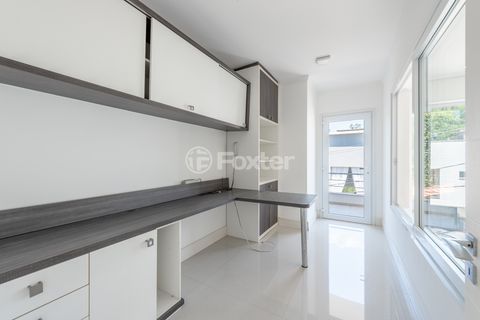 Image 23 - 198001